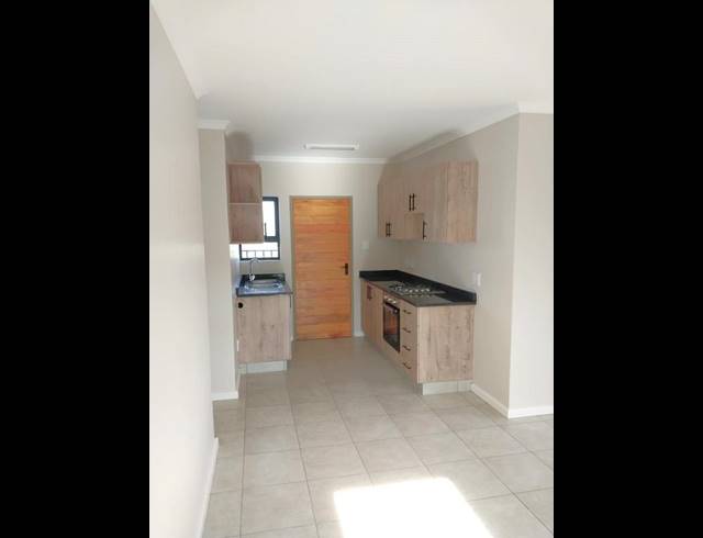 2 BEDROOM TOWNHOUSE FOR SALE IN BISHOPSTOWE